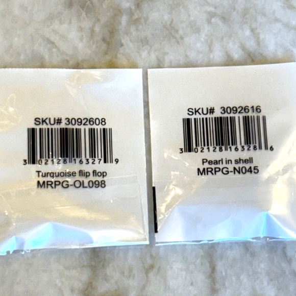 Celebrity Cruise Lines Collectible Charm Bracelet Flip Flop and Oyster Charms - Picture 15 of 15